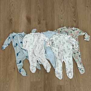 Bundle of 5 0-3 month Bamboo Footies‎